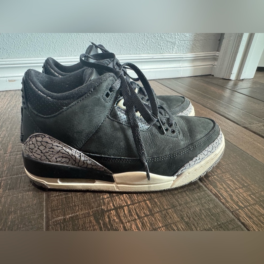 Women's Jordan Air Jordan 3 Retro Sneaker
